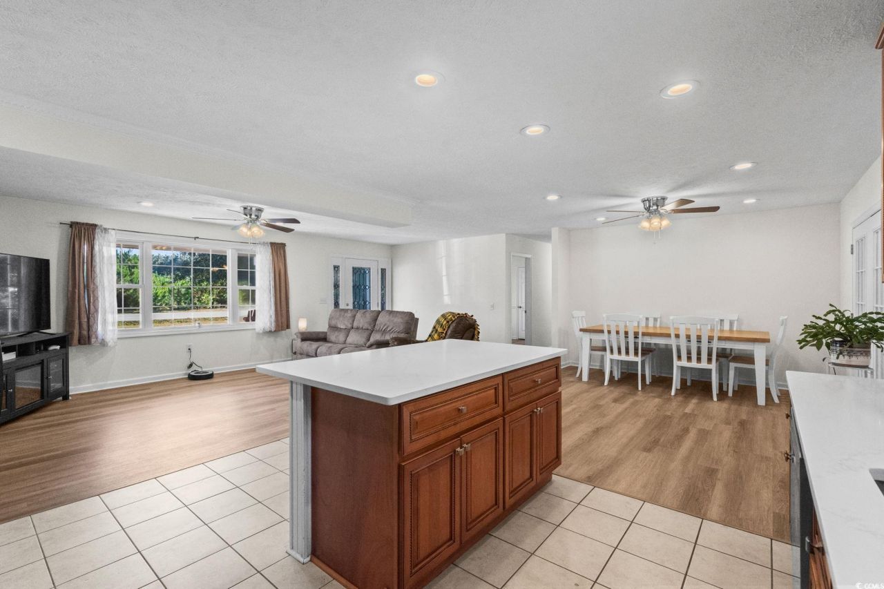 1996 Heritage Rd. Photo 13