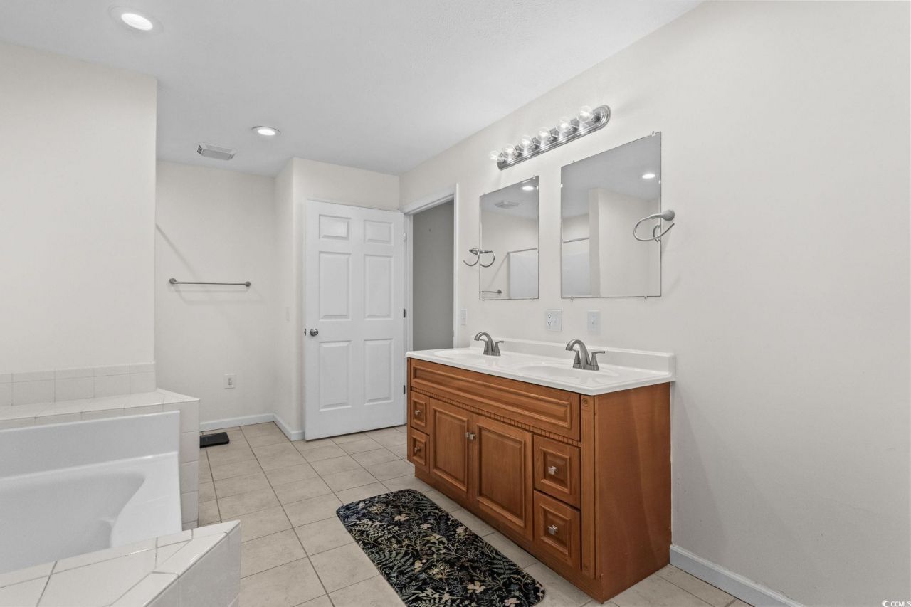 1996 Heritage Rd. Photo 19