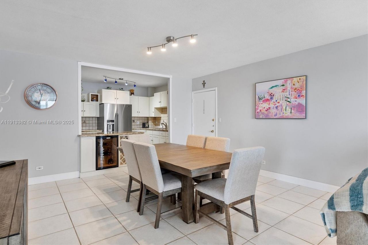 5005 Collins Ave, Unit 708, Miami Beach, FL 33140 Photo