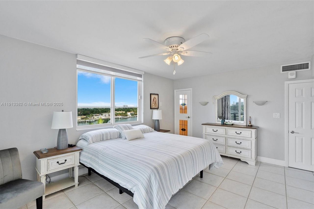 5005 Collins Ave, Unit 708, Miami Beach, FL 33140 Photo