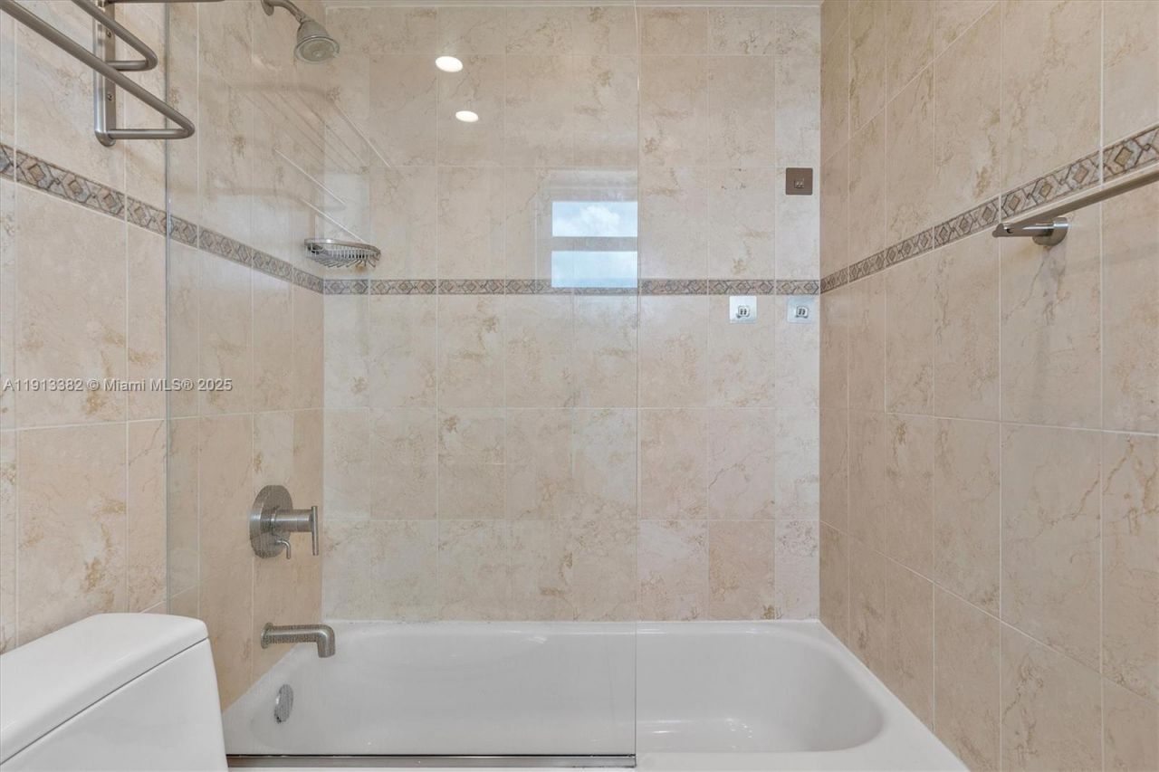 5005 Collins Ave, Unit 708, Miami Beach, FL 33140 Photo