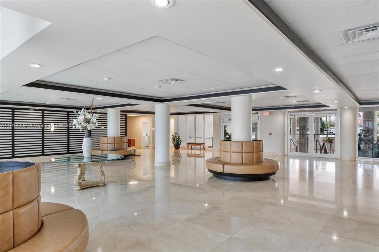 5005 Collins Ave, Unit 708, Miami Beach, FL 33140 Photo