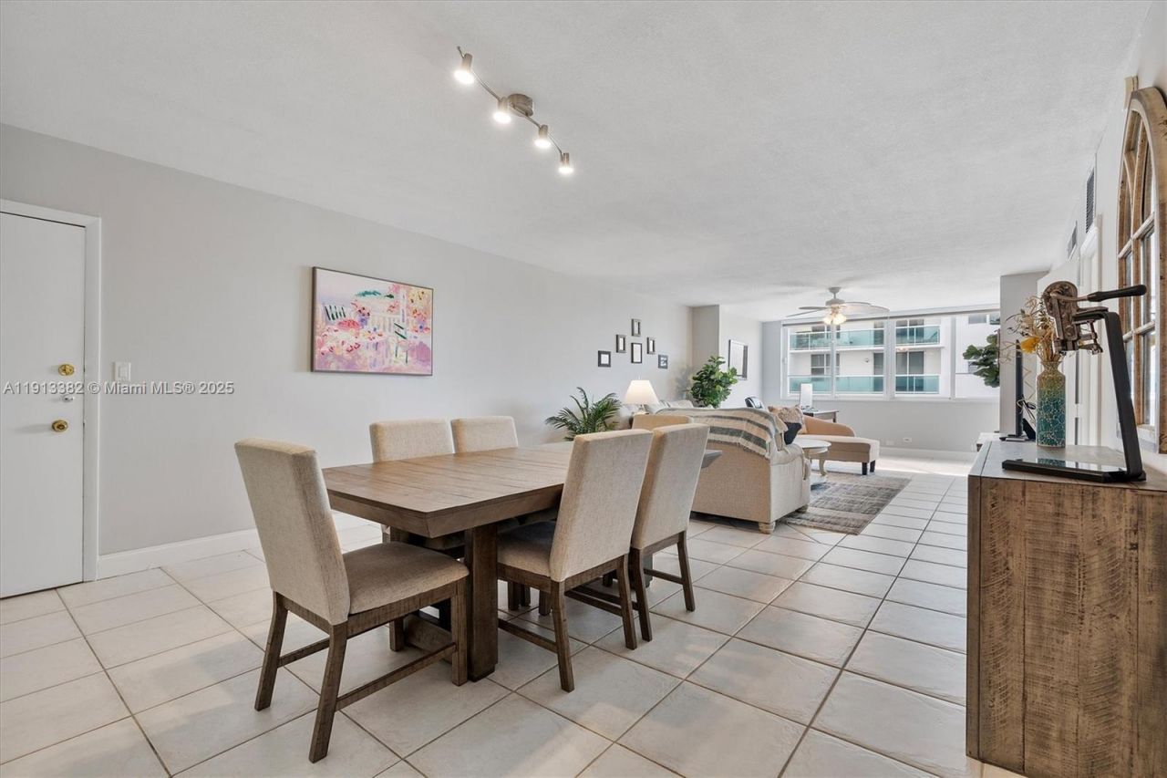 5005 Collins Ave, Unit 708, Miami Beach, FL 33140 Photo