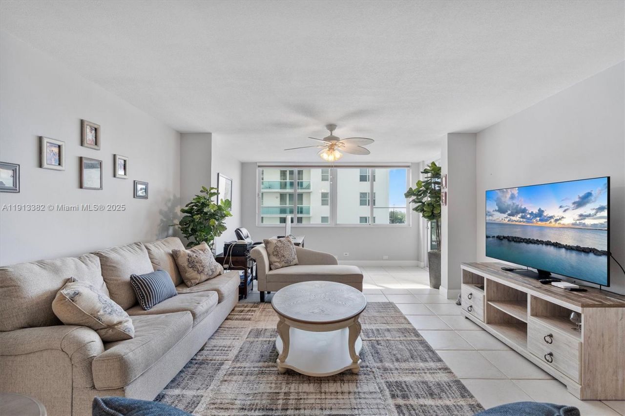 5005 Collins Ave, Unit 708, Miami Beach, FL 33140 Photo