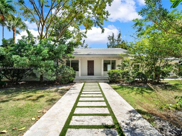 520 Bay Point Rd, Miami, FL 33137