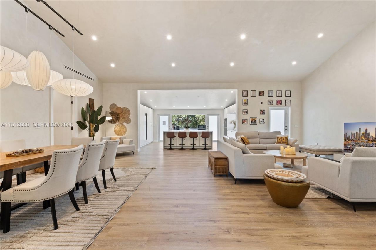 520 Bay Point Rd, Miami, FL 33137 Photo