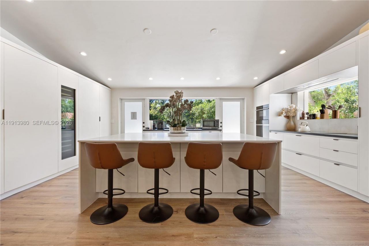 520 Bay Point Rd, Miami, FL 33137 Photo