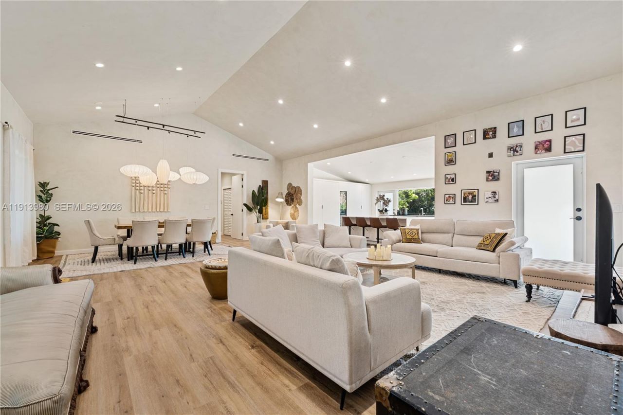 520 Bay Point Rd, Miami, FL 33137 Photo