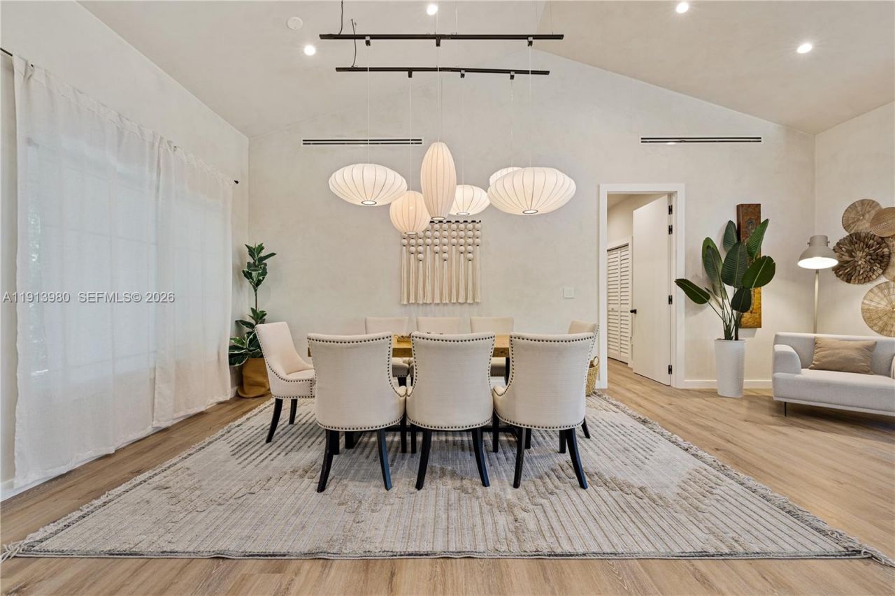 520 Bay Point Rd, Miami, FL 33137 Photo