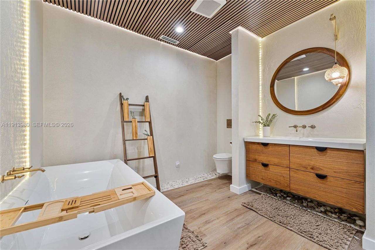 520 Bay Point Rd, Miami, FL 33137 Photo