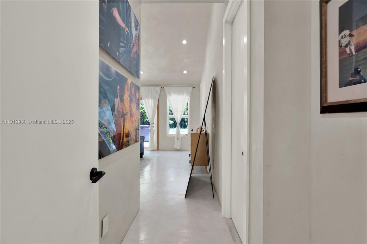 520 Bay Point Rd, Miami, FL 33137 Photo