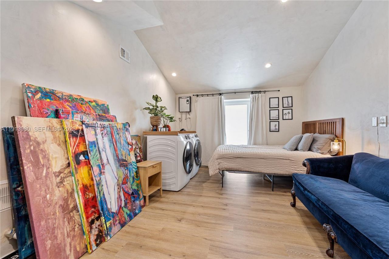 520 Bay Point Rd, Miami, FL 33137 Photo