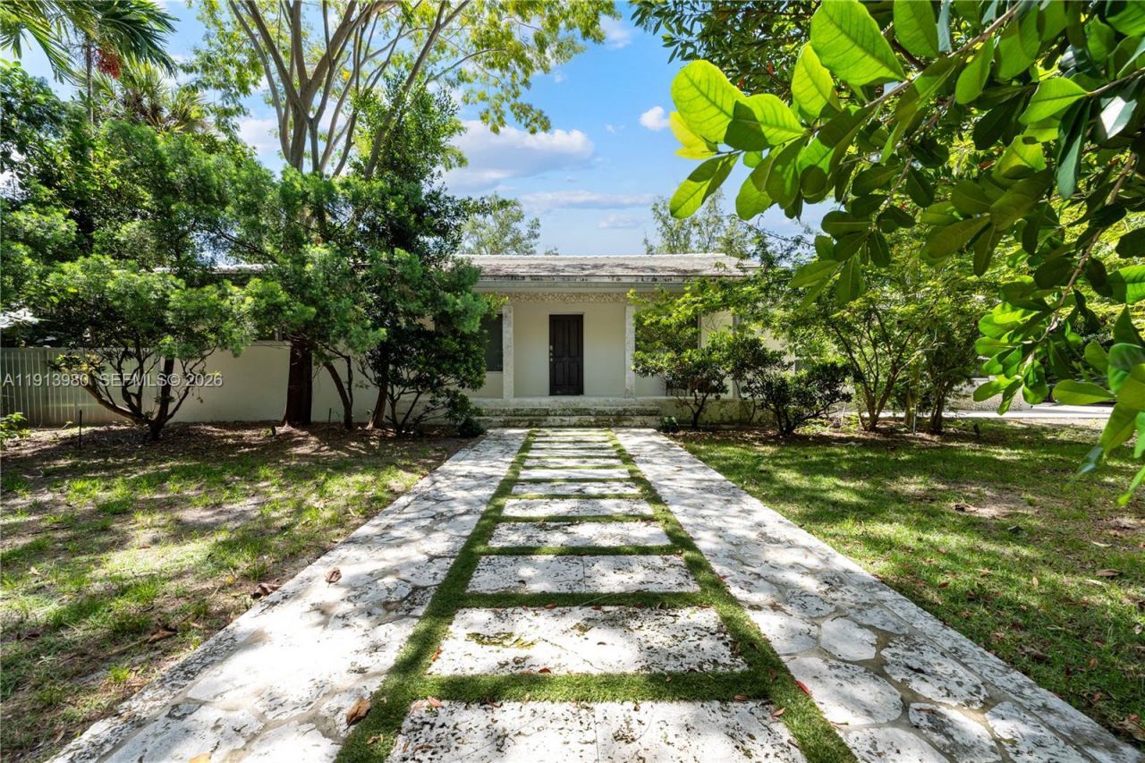 520 Bay Point Rd, Miami, FL 33137 Photo