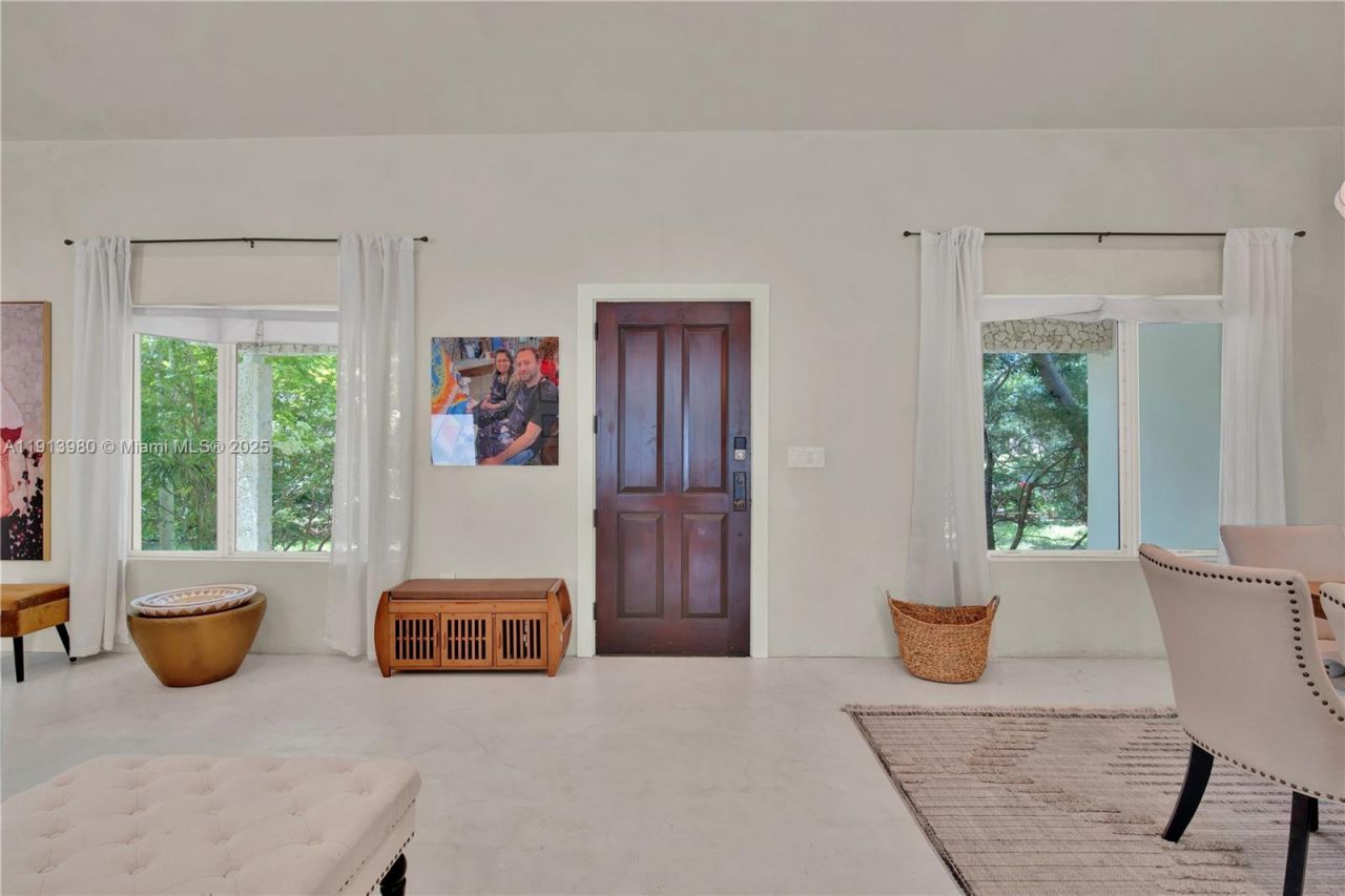 520 Bay Point Rd, Miami, FL 33137 Photo