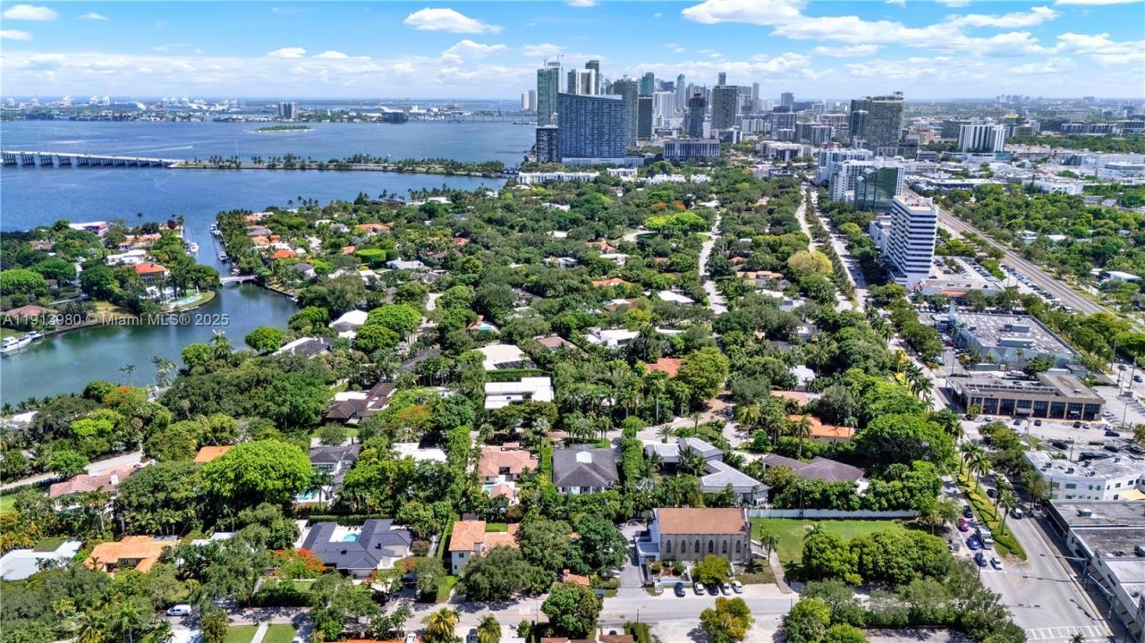 520 Bay Point Rd, Miami, FL 33137 Photo