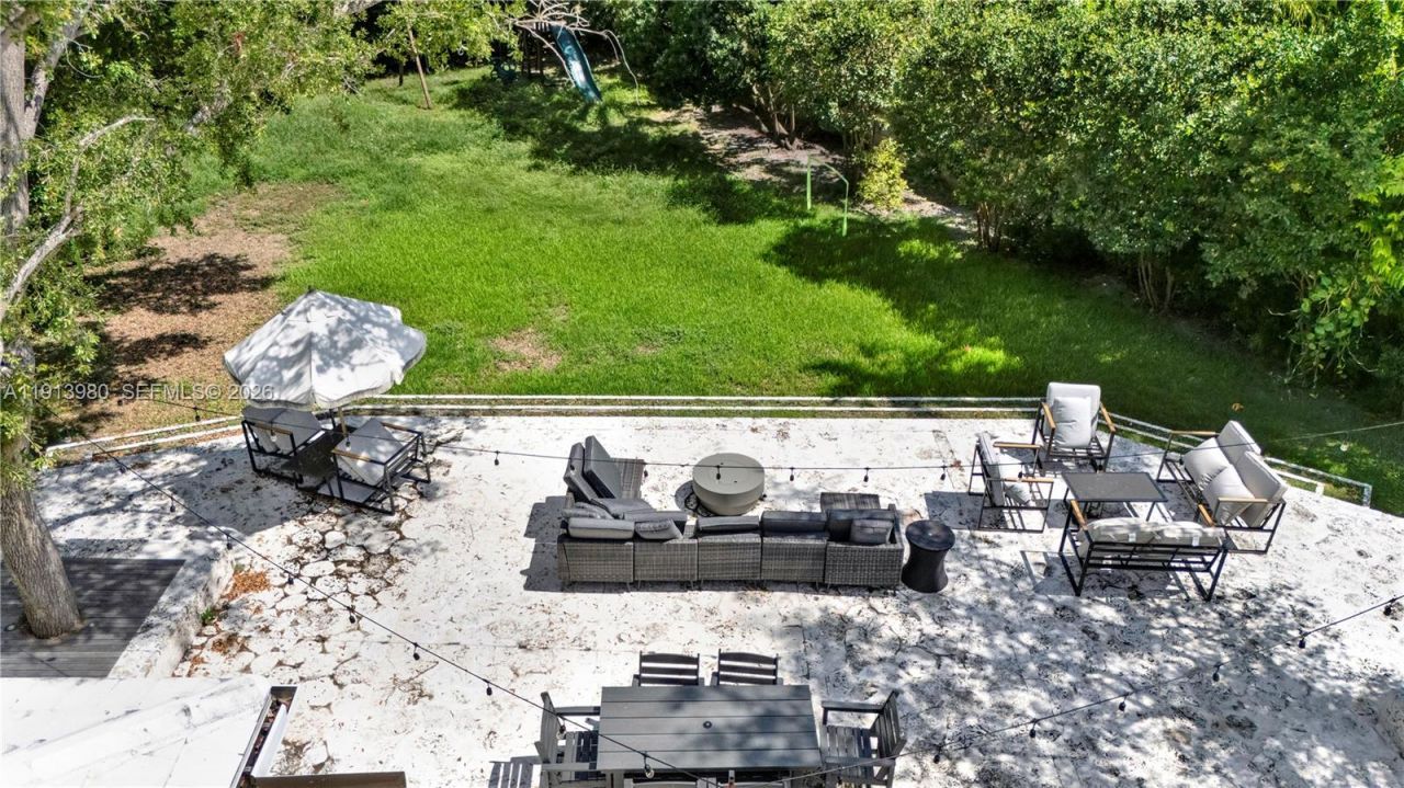 520 Bay Point Rd, Miami, FL 33137 Photo