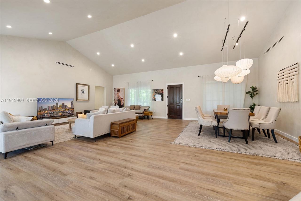 520 Bay Point Rd, Miami, FL 33137 Photo