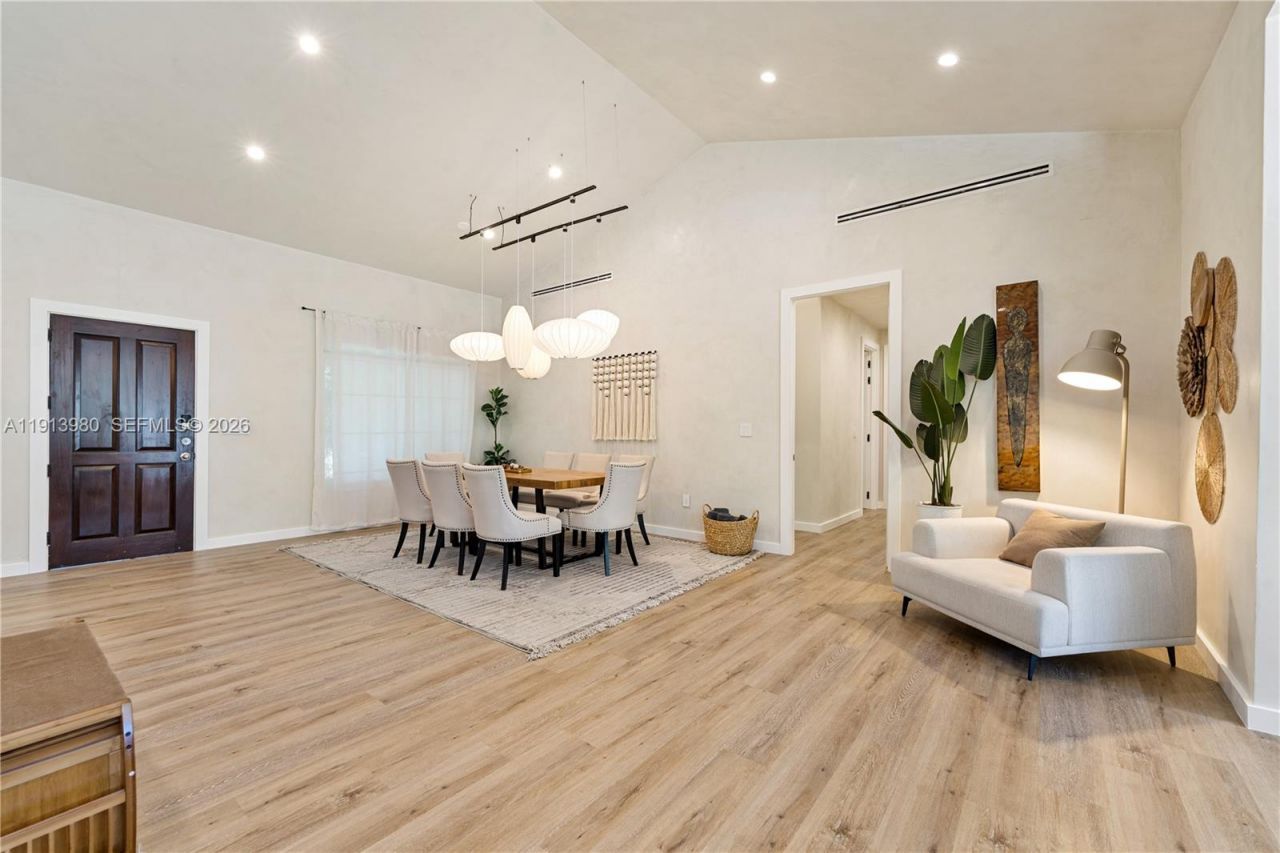 520 Bay Point Rd, Miami, FL 33137 Photo