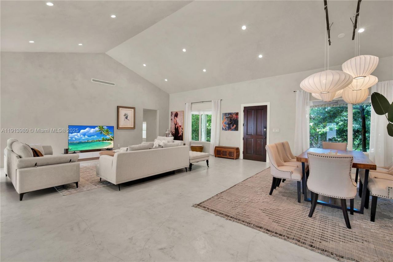 520 Bay Point Rd, Miami, FL 33137 Photo