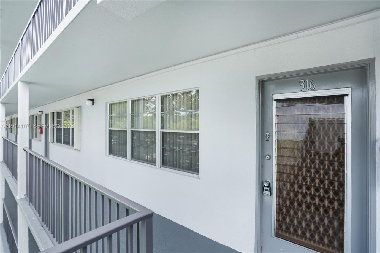 13250 SW 4th Ct, Unit 316G, Pembroke Pines, FL 33027 Photo