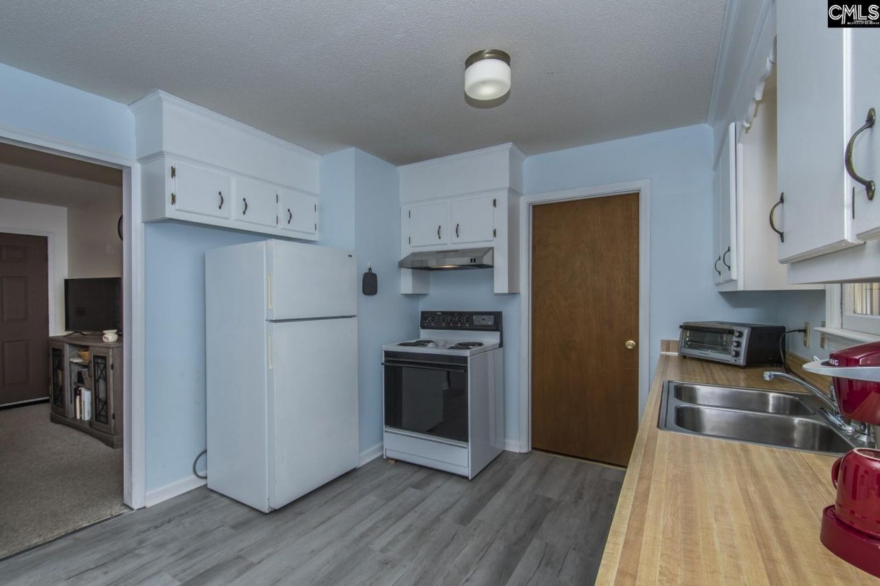 308 Day Drive Photo 15