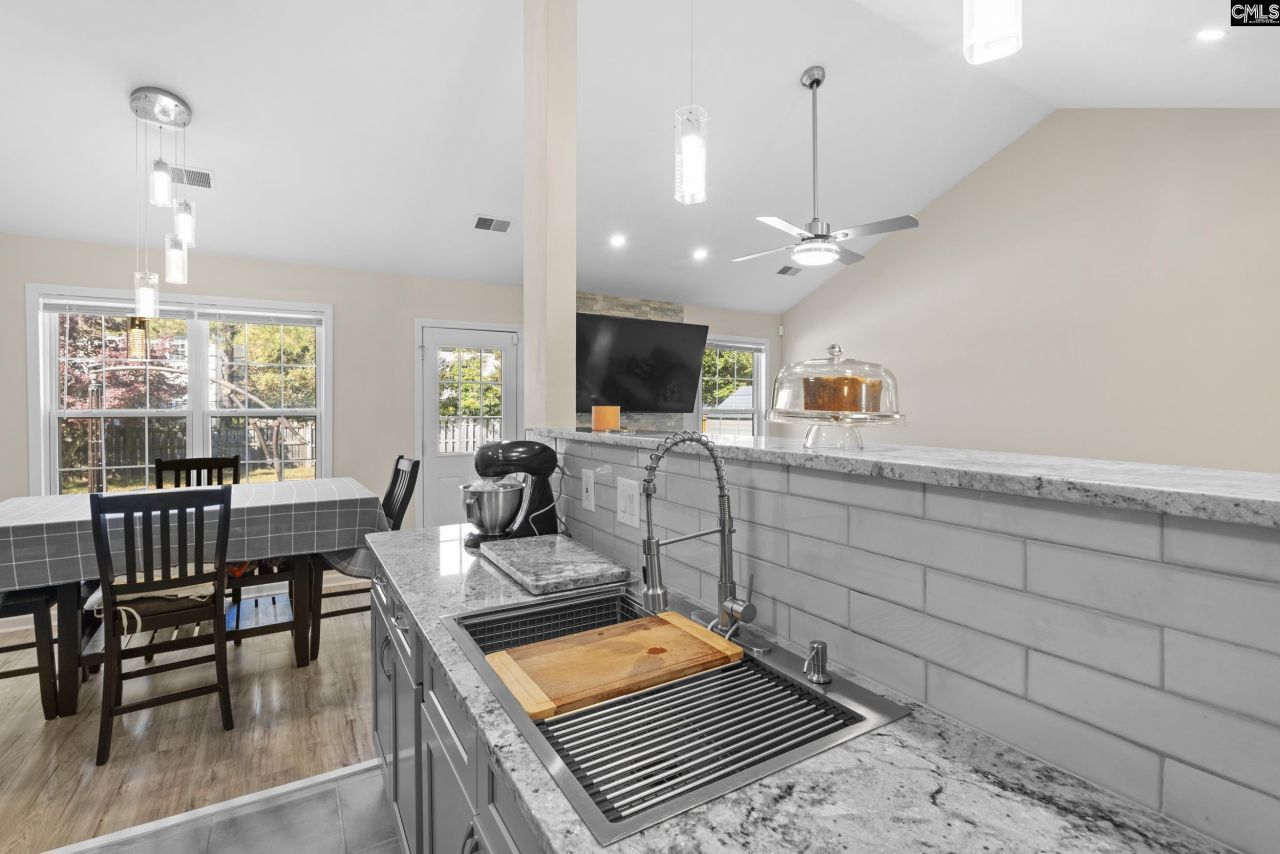 1191 Rockwood Road Photo 5