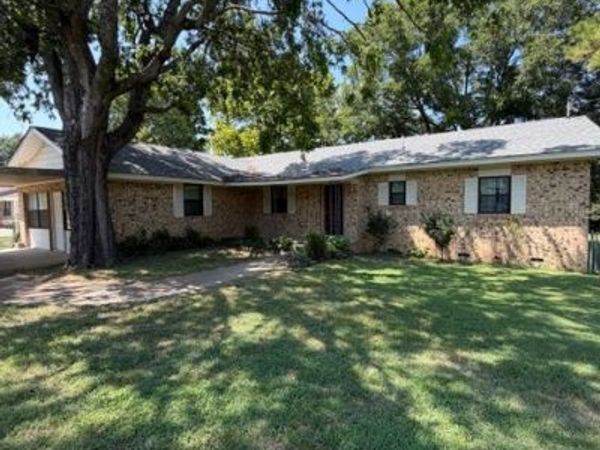 402 S Cowley Avenue, Coalgate, OK 74538