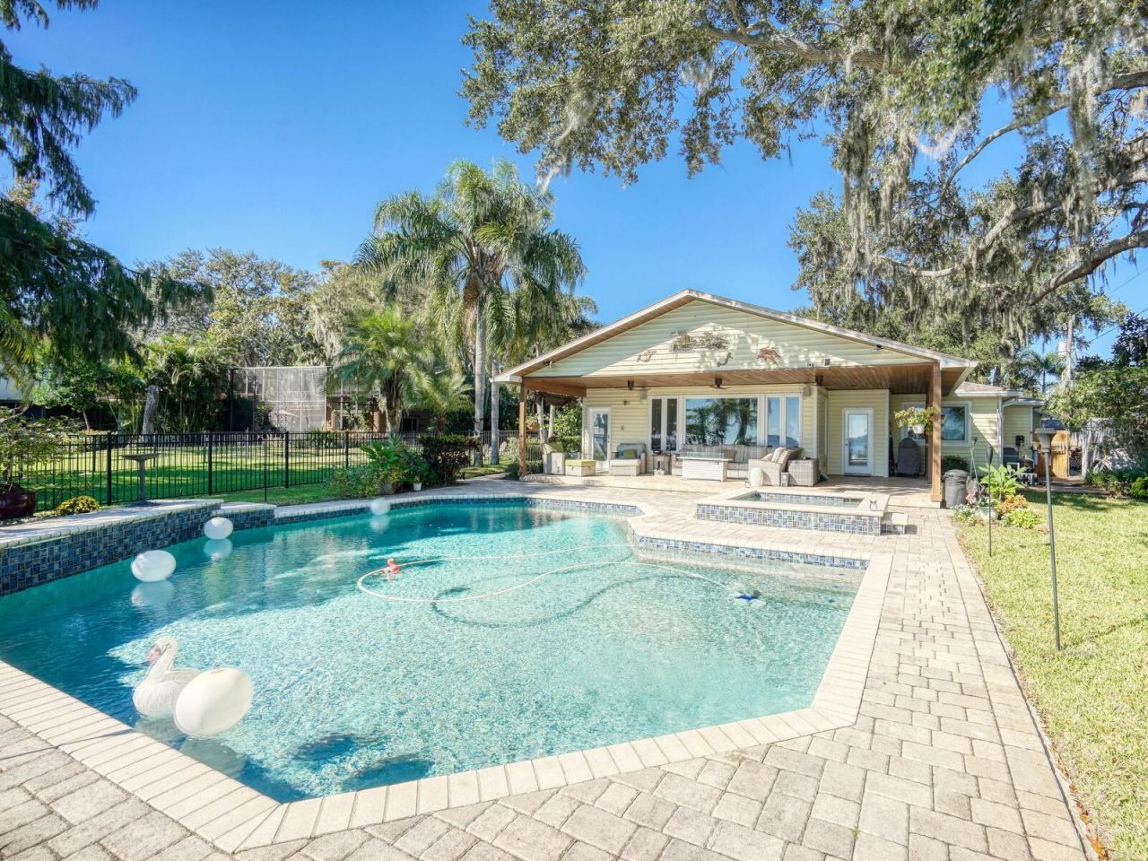 1720 Richard Ervin Parkway, Tarpon Springs, FL 34688 Photo