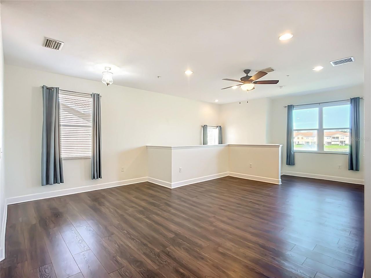 3668 Parkridge Circle, Unit 28-201, Sarasota, FL 34243 Photo