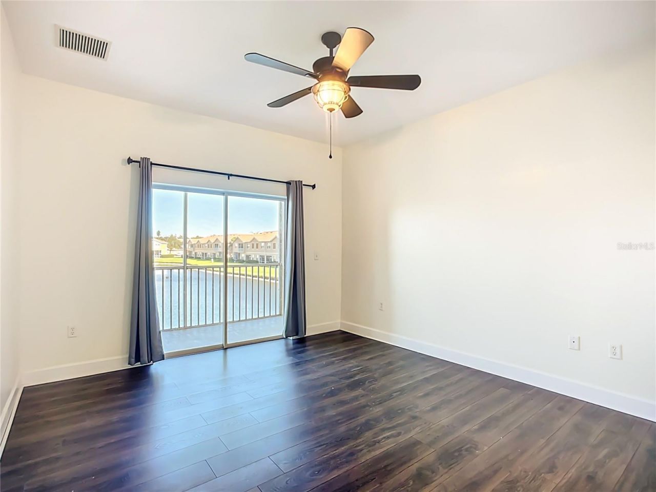 3668 Parkridge Circle, Unit 28-201, Sarasota, FL 34243 Photo