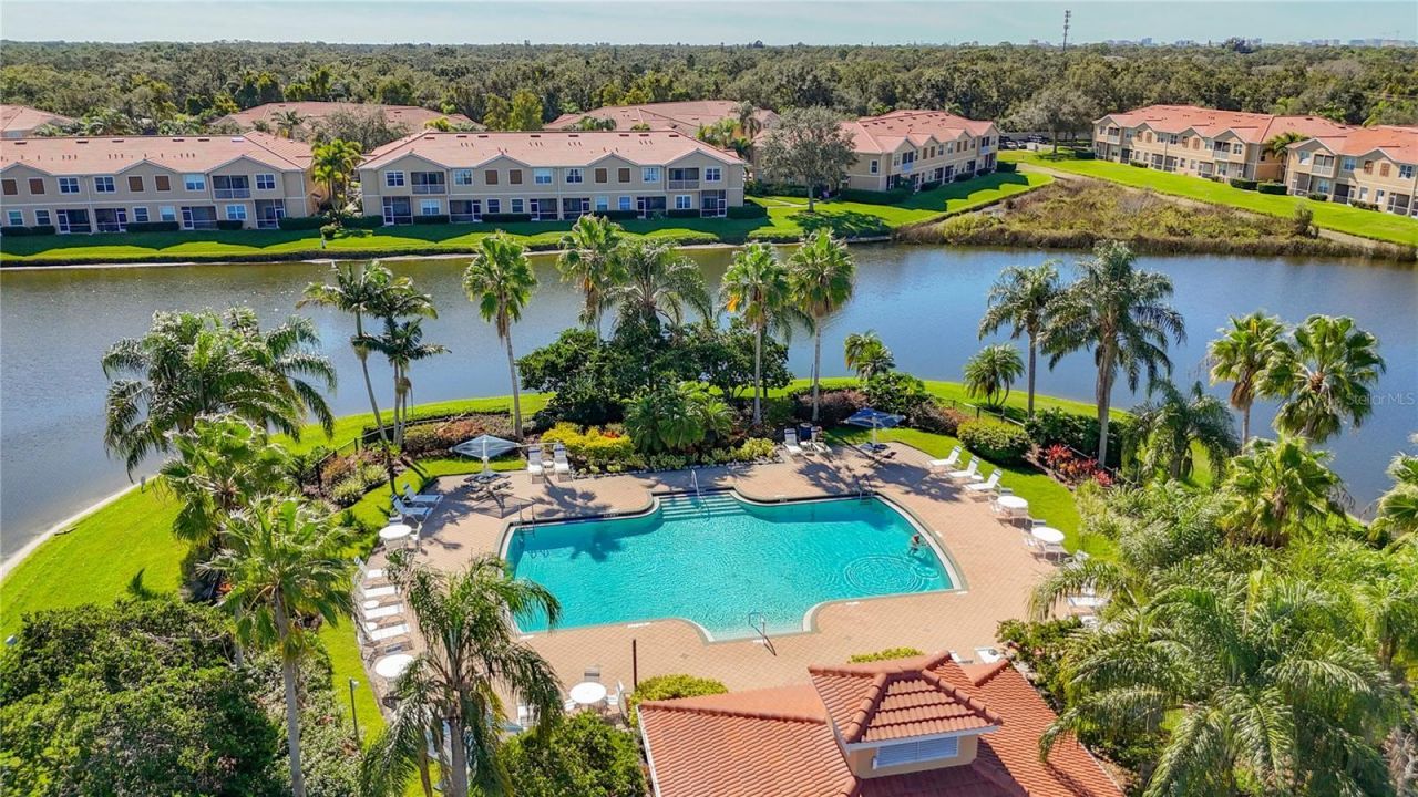 3668 Parkridge Circle, Unit 28-201, Sarasota, FL 34243 Photo