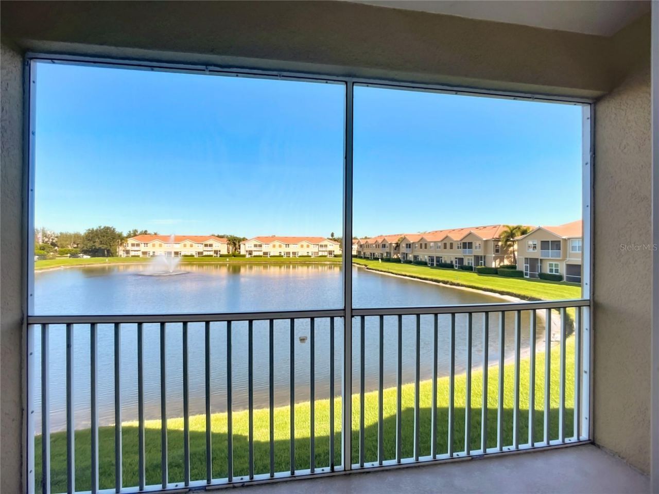 3668 Parkridge Circle, Unit 28-201, Sarasota, FL 34243 Photo