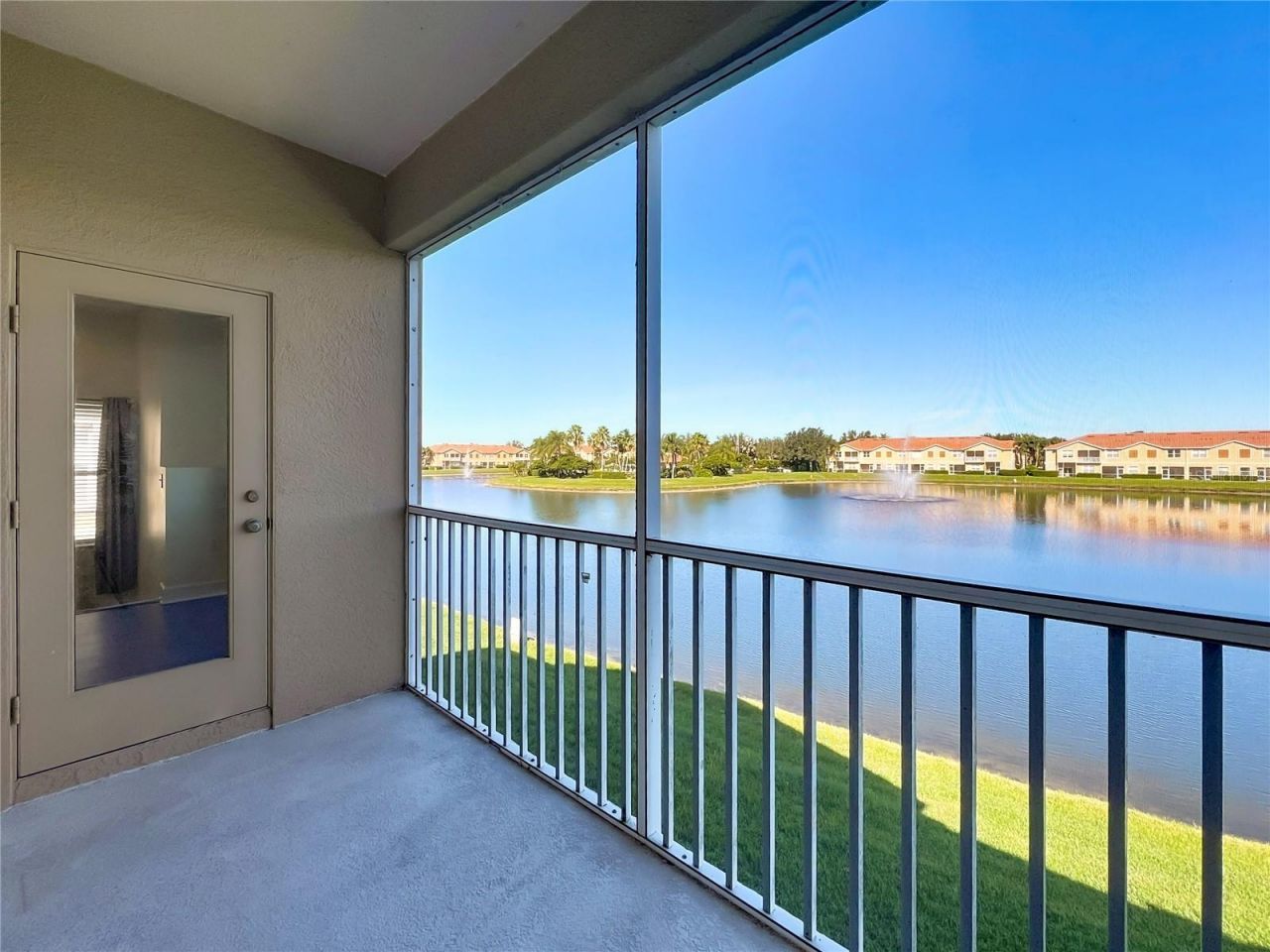 3668 Parkridge Circle, Unit 28-201, Sarasota, FL 34243 Photo