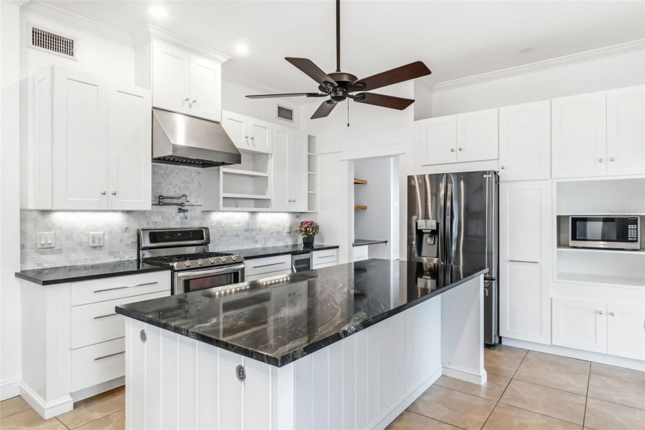 3410 S School Avenue, Sarasota, FL 34239 Photo