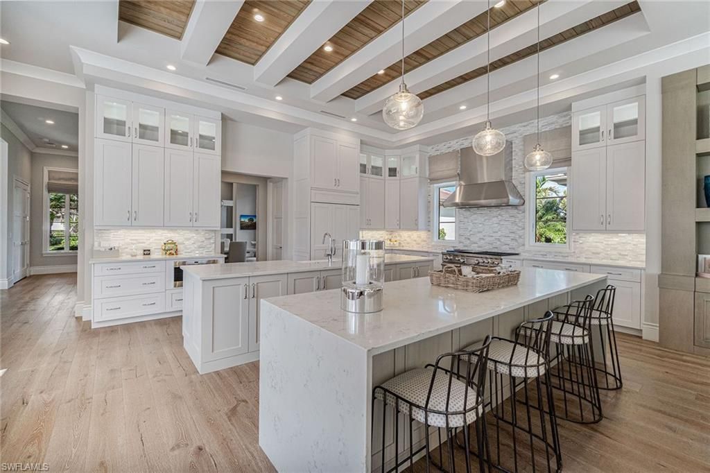 6188 Freemont Dr, Naples, FL 34119 Photo