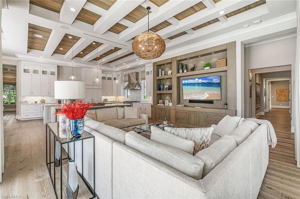 6188 Freemont Dr, Naples, FL 34119 Photo