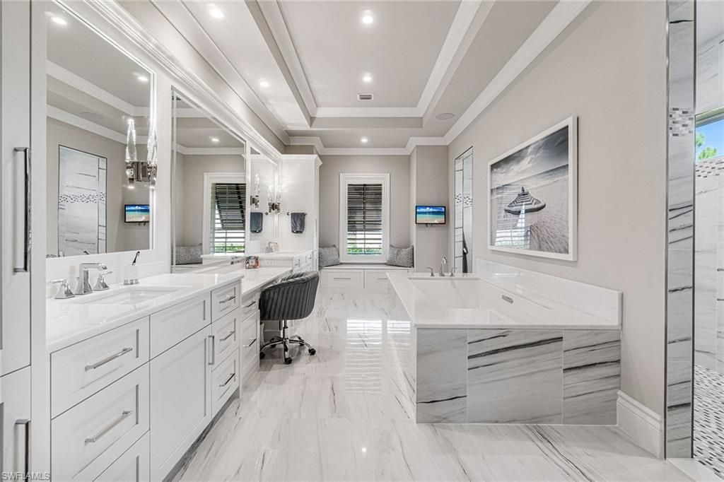 6188 Freemont Dr, Naples, FL 34119 Photo