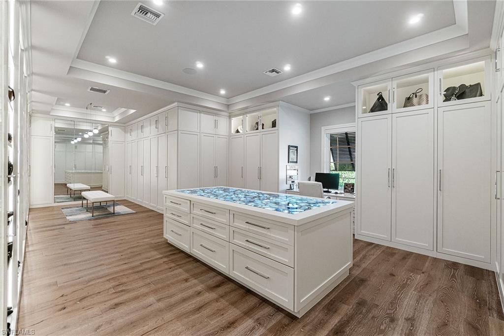 6188 Freemont Dr, Naples, FL 34119 Photo