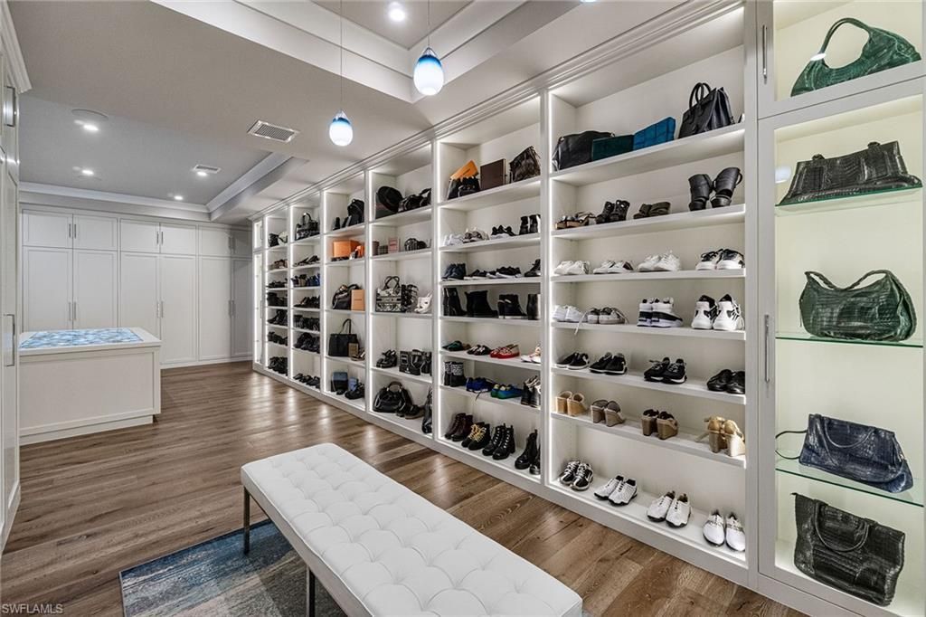 6188 Freemont Dr, Naples, FL 34119 Photo