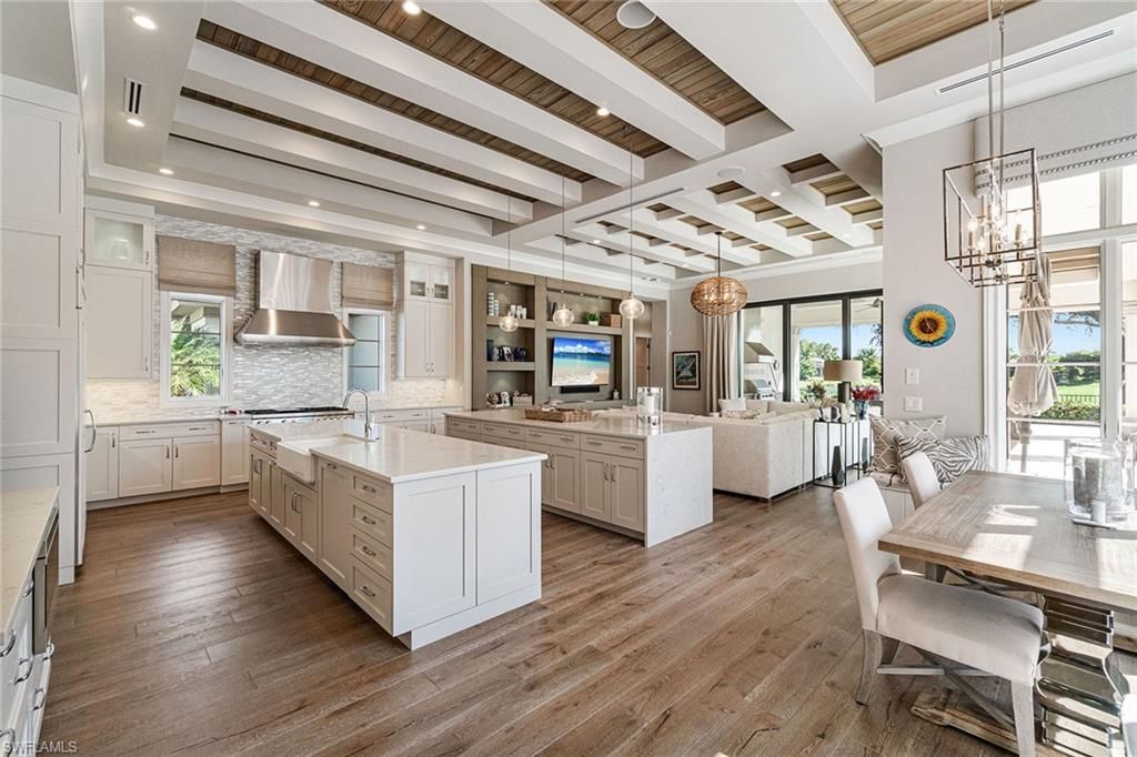 6188 Freemont Dr, Naples, FL 34119 Photo