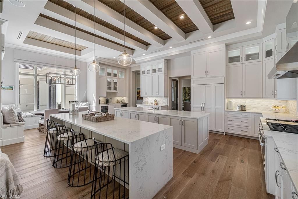 6188 Freemont Dr, Naples, FL 34119 Photo