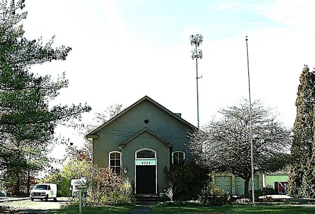 9722 Columbia Road, Olmsted Falls, OH 44138 Main Photo