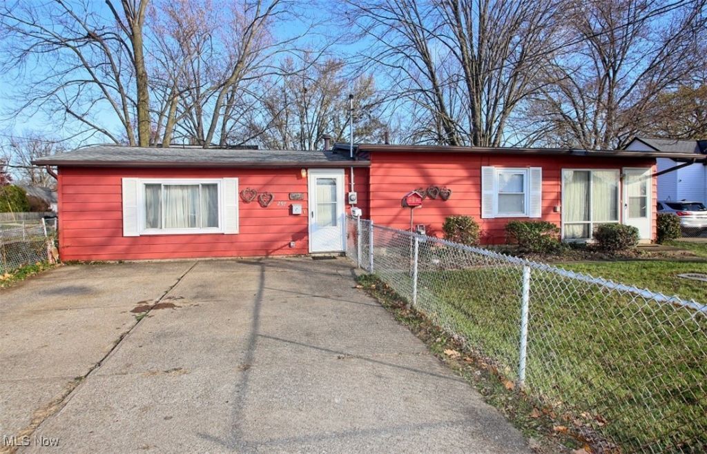 297 Abbe Road N, Elyria, OH 44035 Main Photo