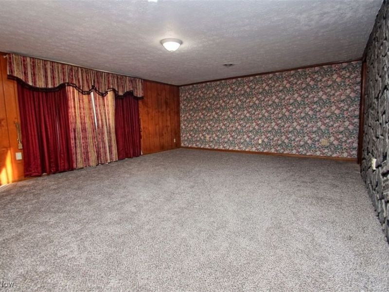 297 Abbe Road N, Elyria, OH 44035 Photo 6