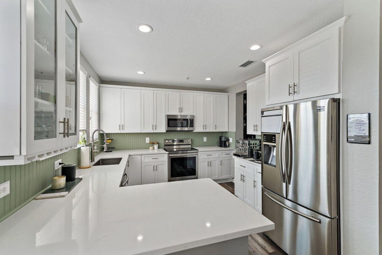 500 Pacific Grove Drive, Unit 8, West Palm Beach, FL 33401 Photo