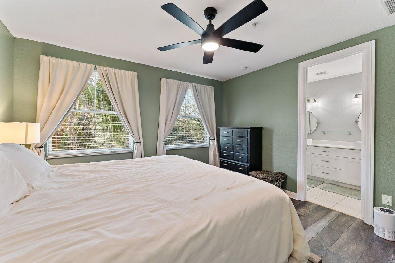 500 Pacific Grove Drive, Unit 8, West Palm Beach, FL 33401 Photo