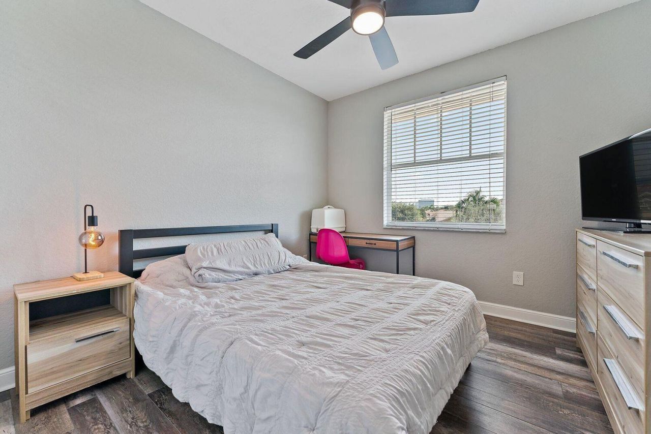 500 Pacific Grove Drive, Unit 8, West Palm Beach, FL 33401 Photo