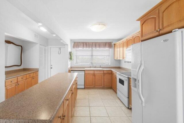 2016 S Federal Highway, Unit E408, Boynton Beach, FL 33435 Photo