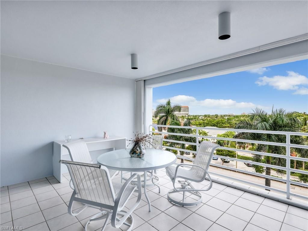 4751 Gulf Shore Blvd N, Unit 602, Naples, FL 34103 Photo