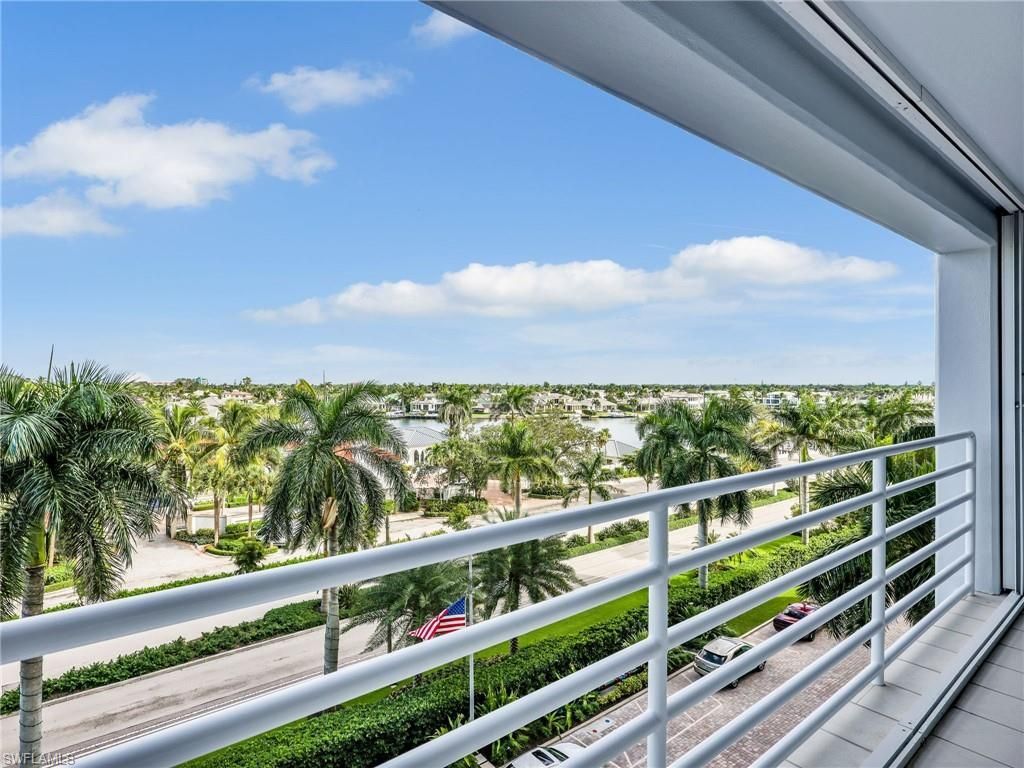 4751 Gulf Shore Blvd N, Unit 602, Naples, FL 34103 Photo